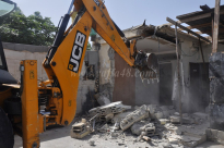 بالفيديو: للمرة الثامنة - البلدية تهدم أجزاء من بيت عائلة "النجار" في حي العجمي بيافا